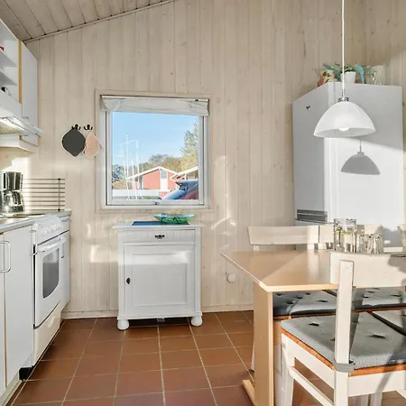 2 Bedroom In Sydals Mommark