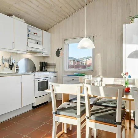 2 Bedroom In Sydals Mommark